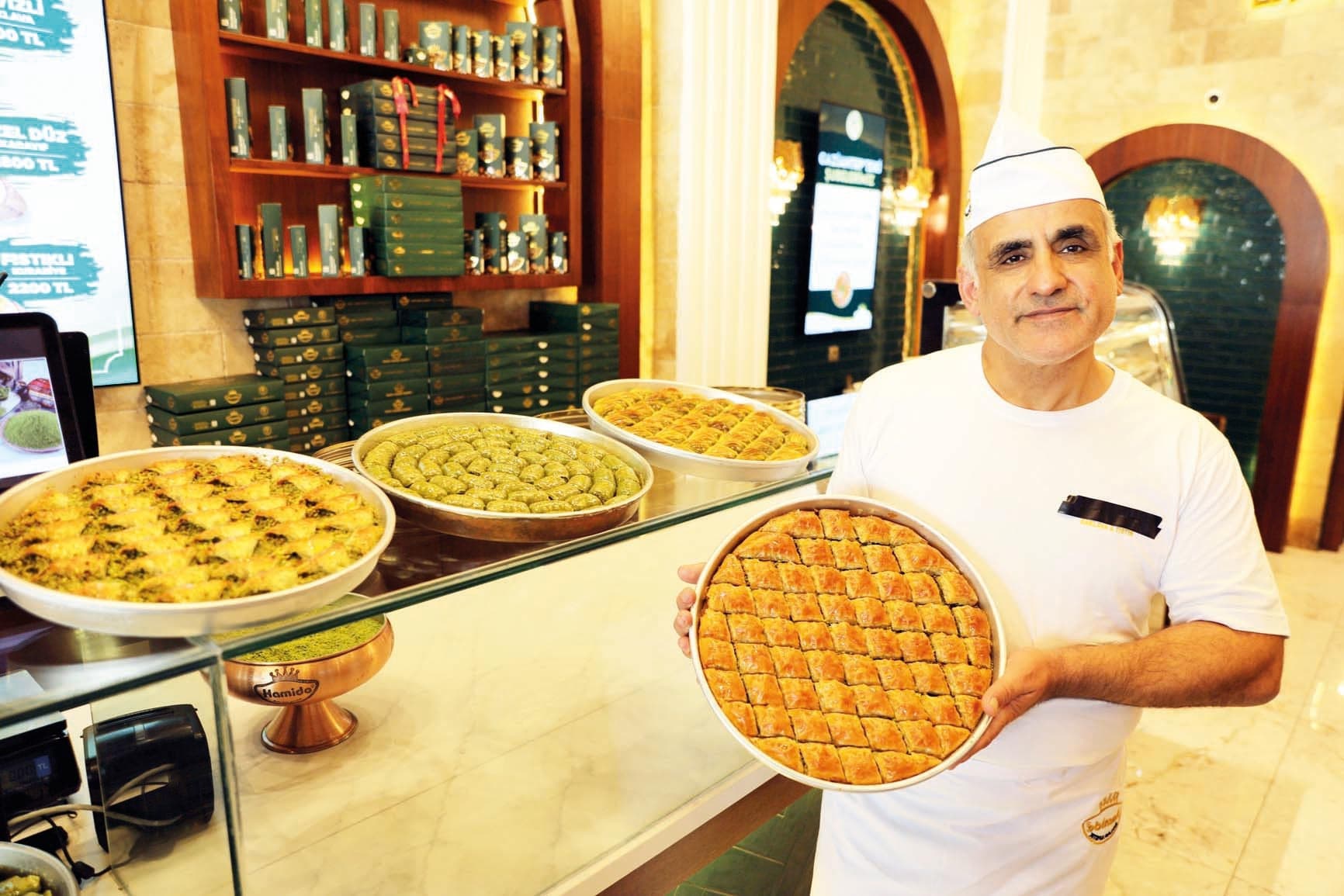 ABD’ye eğitime gitti baklava ustası oldu