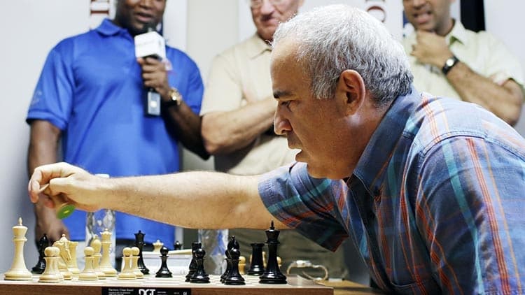 Satranç efsanesi Kasparov'a 'suikast' uyarısı: Hedef listesindeyim