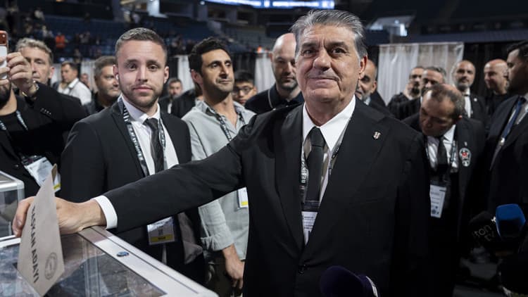 Beşiktaş'ta Serdal Adalı yeniden başkanlığa seçildi!