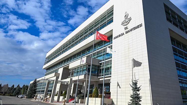 AYM'den 15 siyasi parti için suç duyurusu kararı