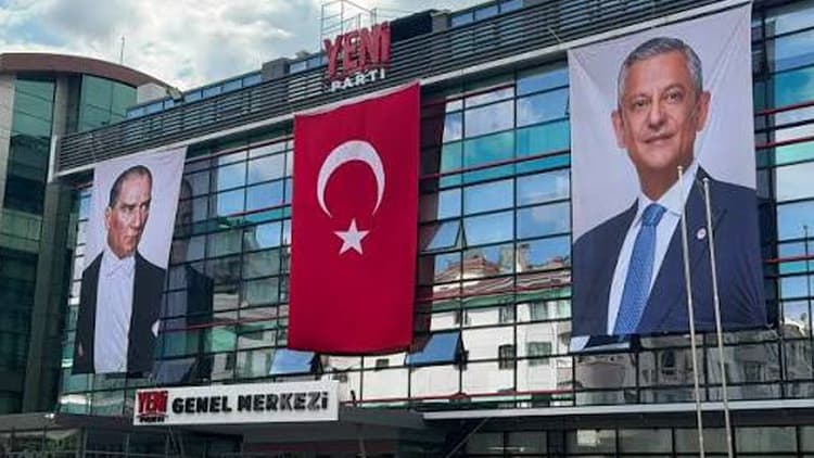 AYM karar verdi... Yeni Parti’nin ismi değişmeyecek