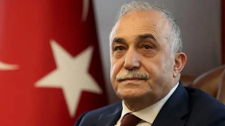 Ahmet Eşref Fakıbaba, İYİ Parti'den ve milletvekilliğinden istifa etti