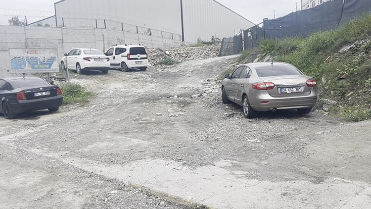 17'nci kattan boş araziye uzanan hesaplaşma: Rezidans saldırganı otomobilde ölü bulundu