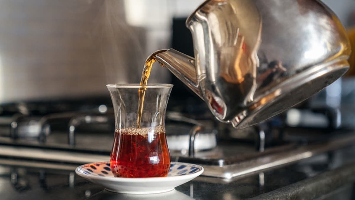 Çay içmek kalp krizi riskini nasıl azaltıyor? Sağlığınız için en faydalı çay hangisi?