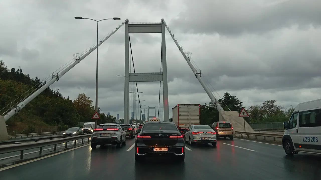 İstanbul'da haftanın ilk iş gününde trafik yoğunluğu yüzde 62'ye ulaştı
