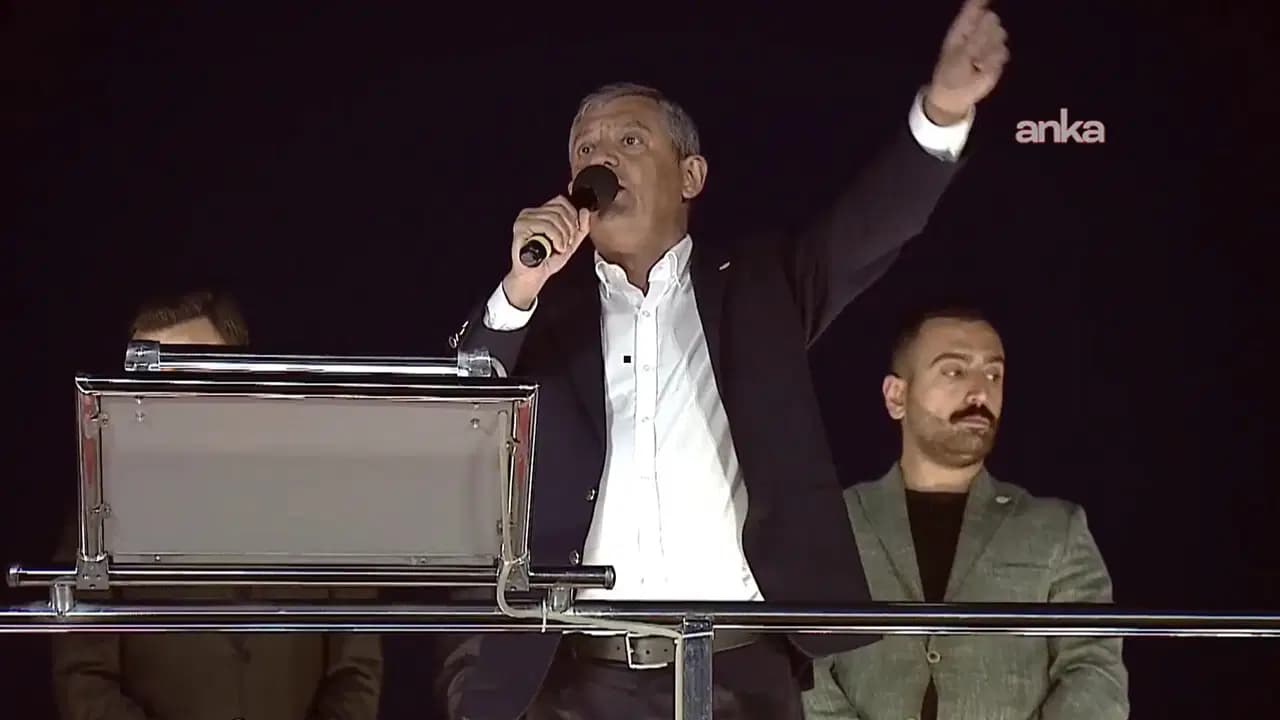 YENİ Parti'den Üsküdar'da 'Karar Milletindir' mitingi! Yurttaşlar meydanı doldurdu, Özgür Özel'den çarpıcı açıklamalar...