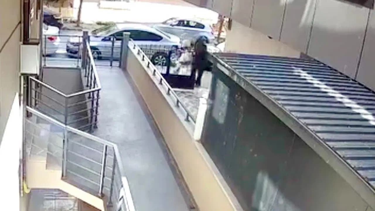 'Hırsız mı girdi?' diye şaka yaptılar, gerçek çıktı: 500 bin liralık altın ve döviz çalındı