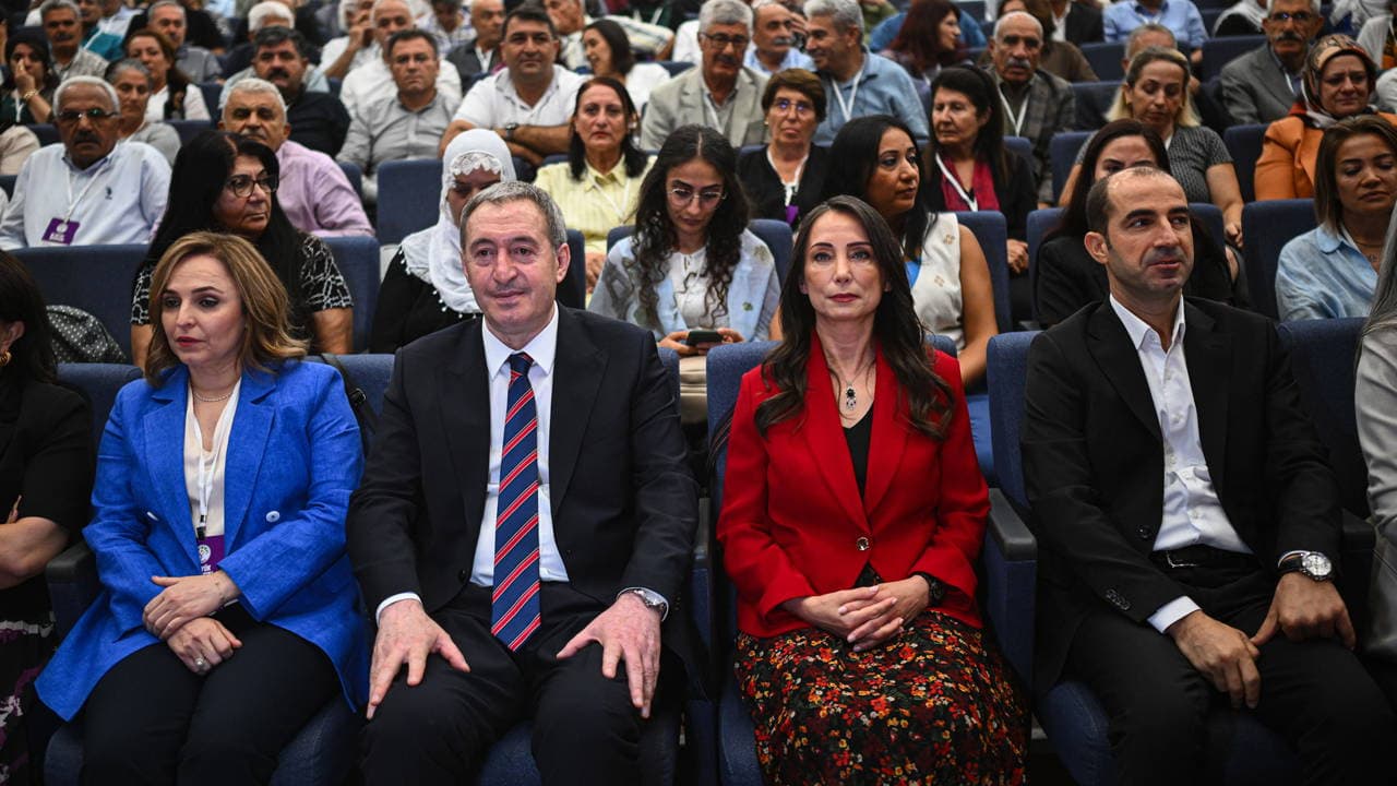 DEM Parti 5. Olağan Kongresi... Bakırhan ve Hatimoğulları yeniden eş genel başkan seçildi