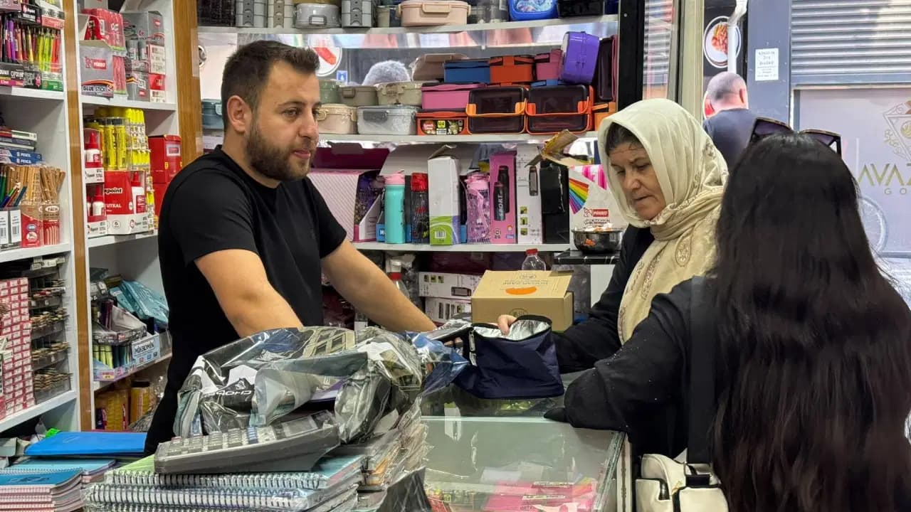 Hakkari'de kırtasiyeciler zincir marketlere tepkili: 'Küçük esnaf korunmalı'