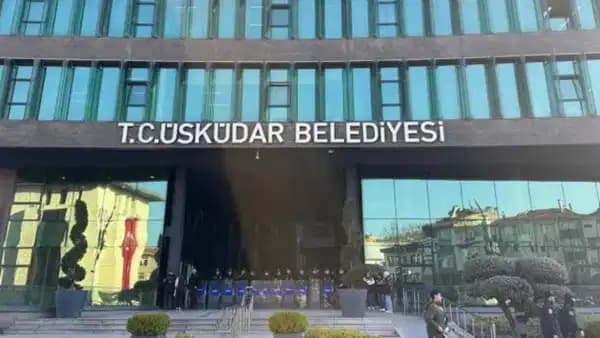 Son dakika... Belediye Başkan Yardımcısı Amine Cansu Çelik de aralarında… Üsküdar Belediyesi soruşturmasında 3 kişi tutuklandı