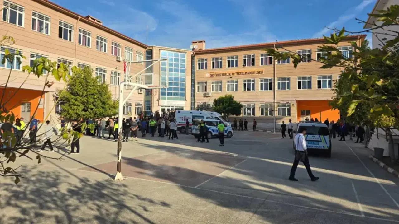 MEB'den Manisa'daki okul saldırısı hakkında açıklama: Okulda eğitime bir günlüğüne ara verildi