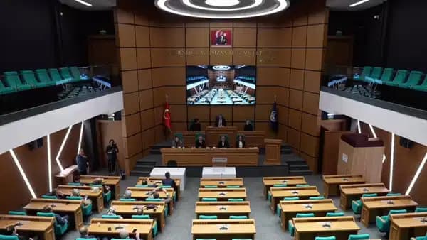 Son dakika... Üsküdar Belediyesi Başkanvekili seçimi ertelendi