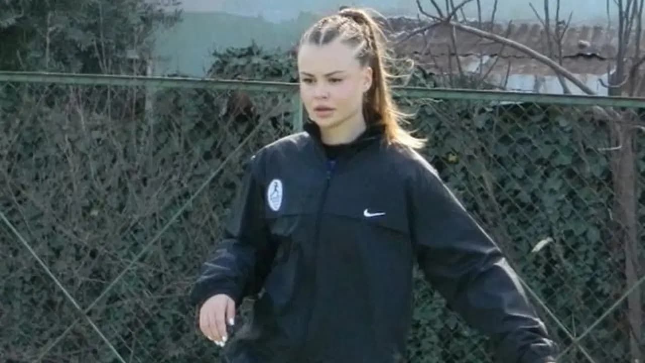 Turgutluspor'un yeni teknik direktörü 22 yaşındaki Zeynep Mestan oldu