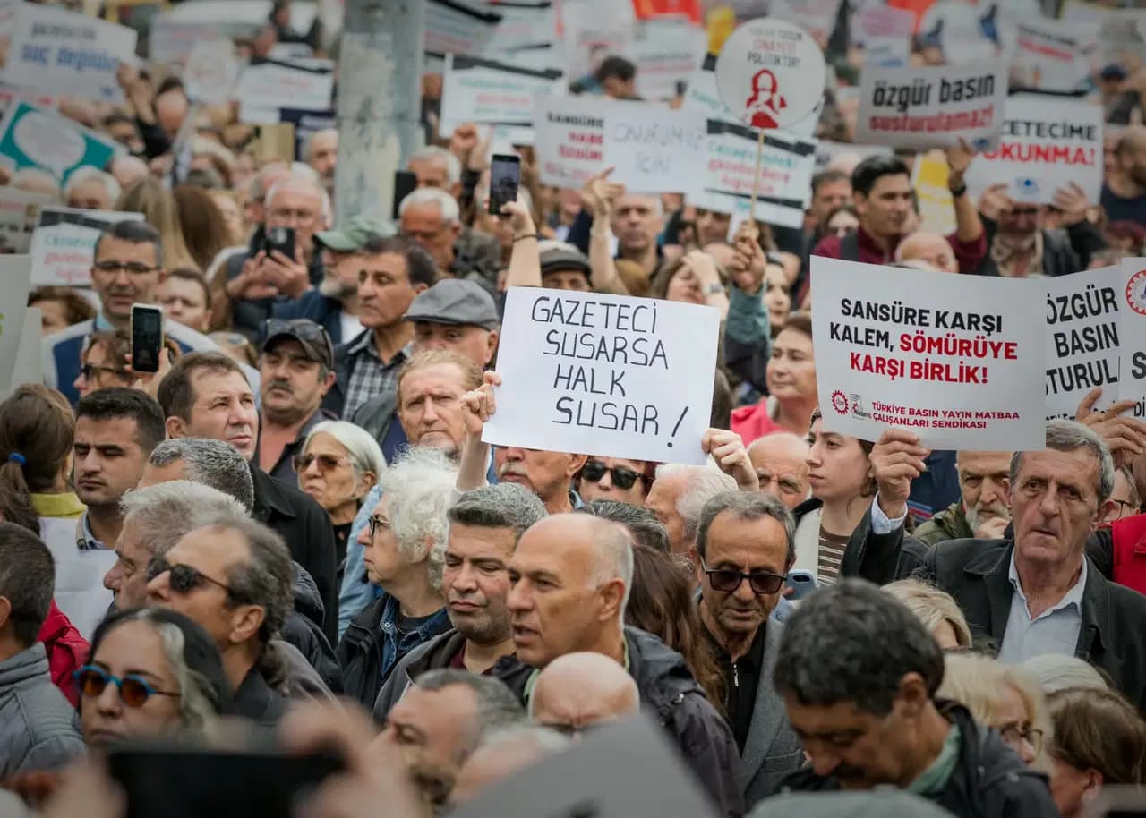 Basın özgürlüğü eylemleri yurt genelinde ses getirdi! Medyaya artan baskıya ilişkin basın meslek örgütleri Cumhuriyet'e değerlendirmelerde bulundu