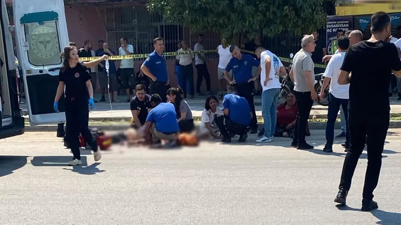 Adliyeden çıkan aileye silahlı saldırı: 1 kişi hayatını kaybetti!
