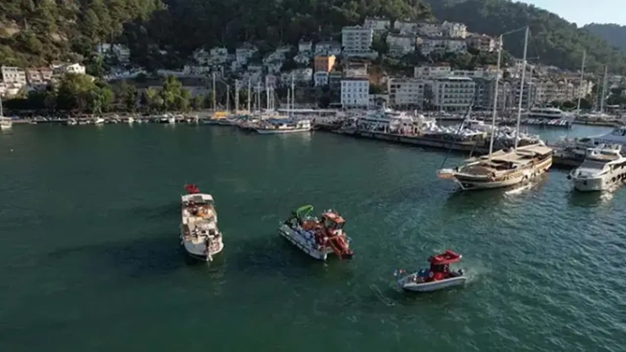 Fethiye Körfezi'nde dip çamuru temizliği başlıyor: 3 yılda çıkarılacak