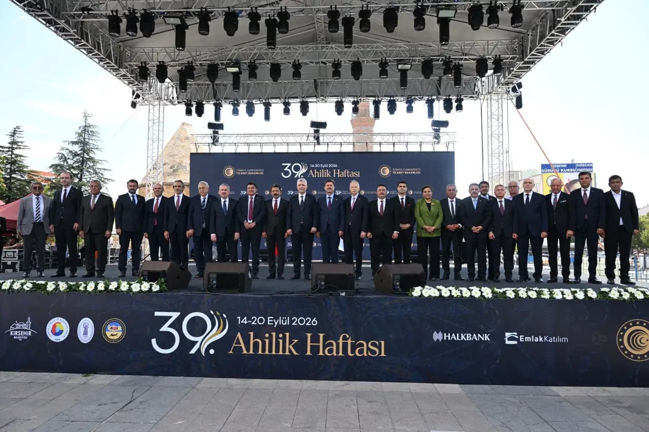 Kırşehir'de 62. Esnaf Bayramı ve 39. Ahilik Haftası açılış programı düzenlendi: Dünya milletleri ile yarışmalıyız