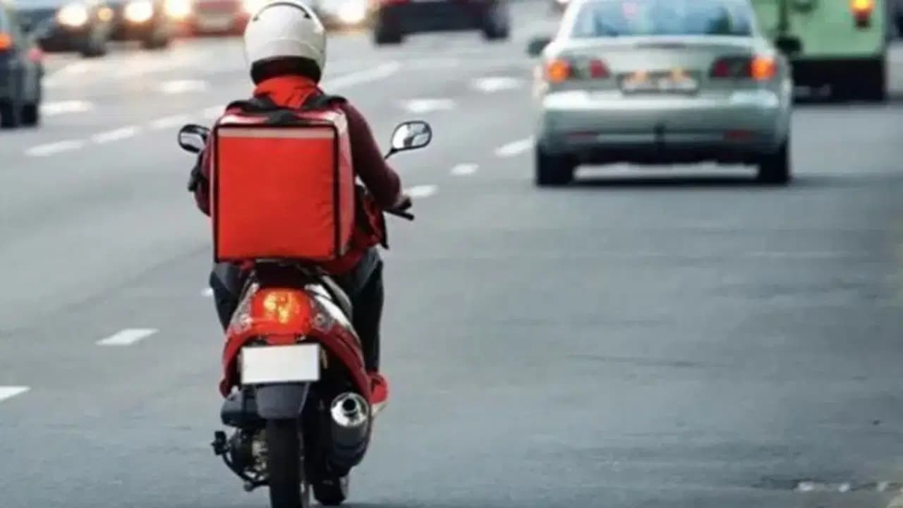 Motokuryeler çalışıyor mu? 14 Ekim Çarşamba Motosiklet ve motokuryeler yasak mı?