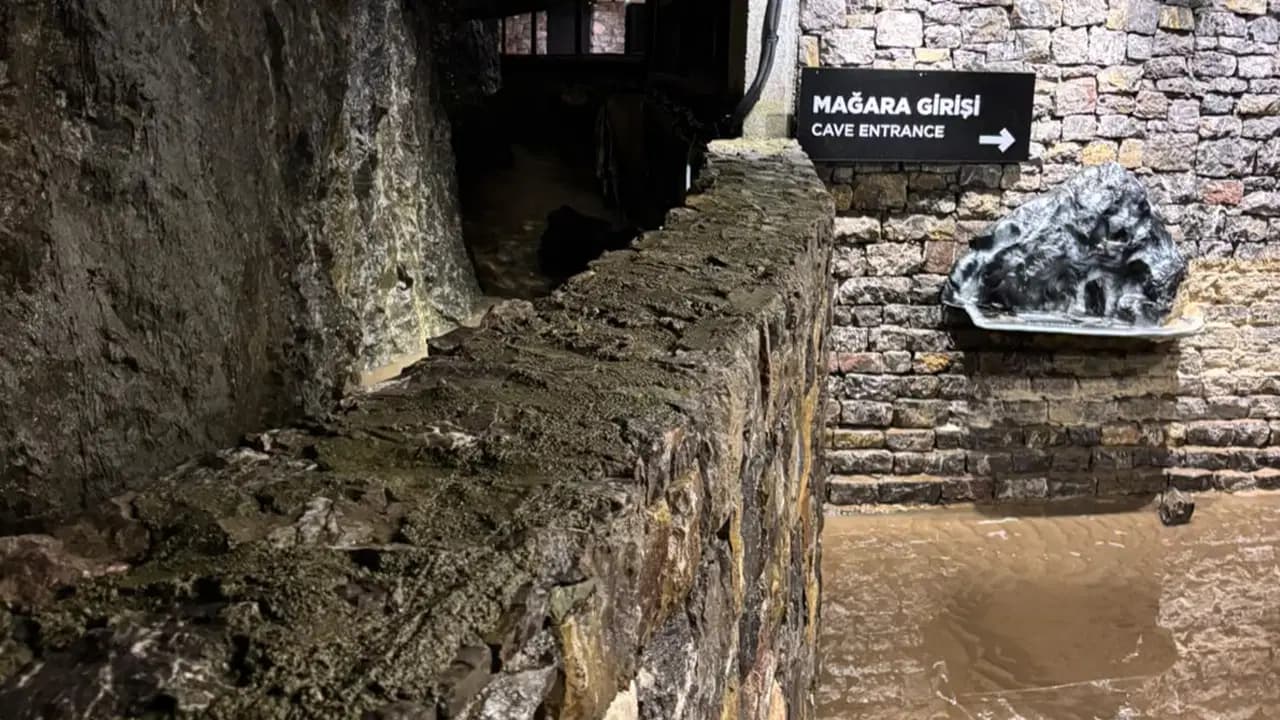 Zonguldak'ta şiddetli sağanak hayatı felç etti: Su basan Gökgöl Mağarası kapatıldı