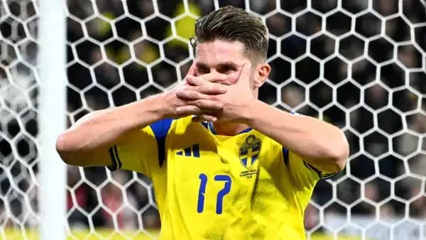 Polonya'ya Sebastian Szymanski yetmedi: İsveç kendi sahasında üç puanı 3 golle aldı!