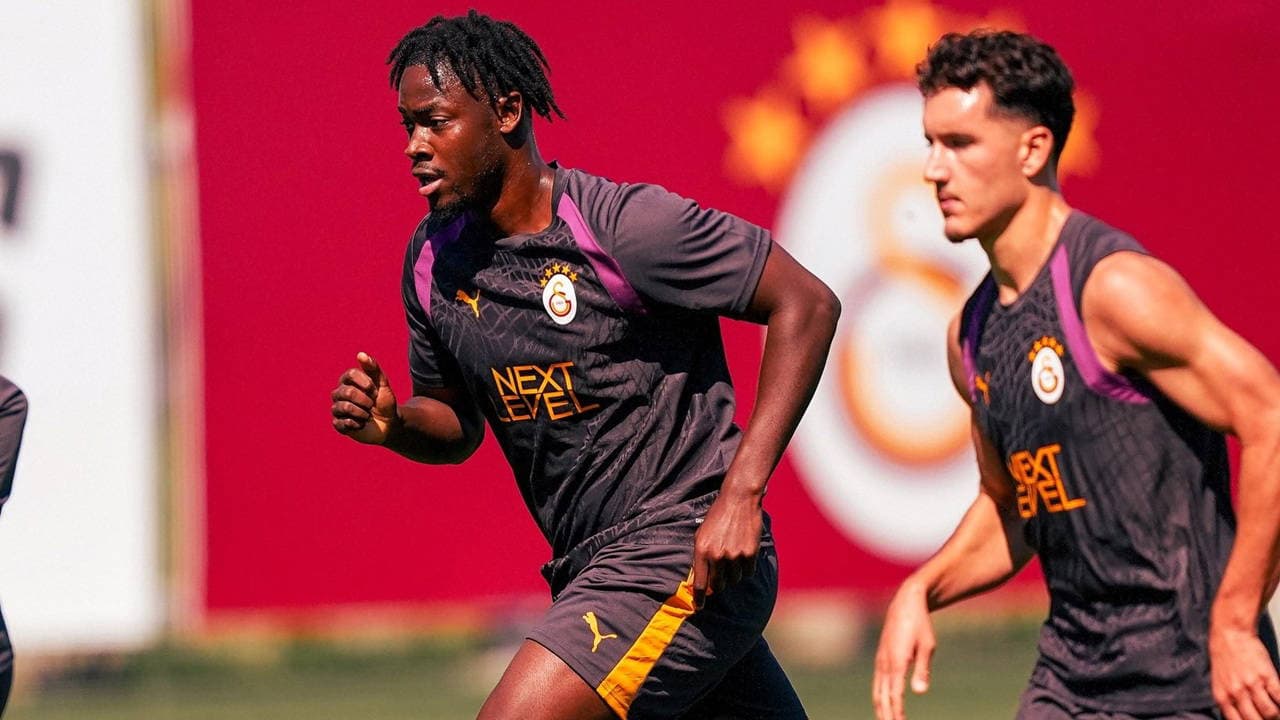 Galatasaray'ın yeni transferi ilk antrenmanına çıktı