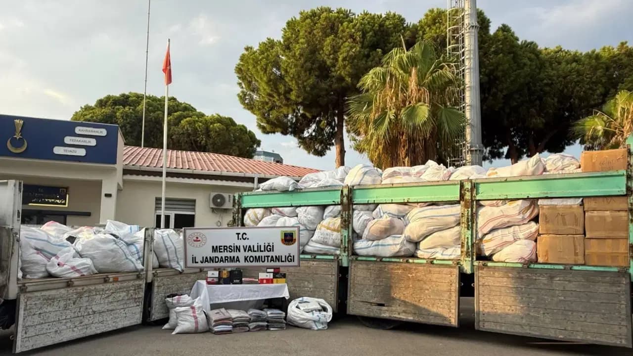 Piyasa değeri 50 milyon TL... Mersin’de kaçak giyim operasyonu