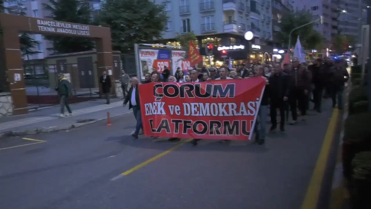 Halk TV'ye kayyım kararına Çorum'da protesto: 'Özgür basının yanındayız!'