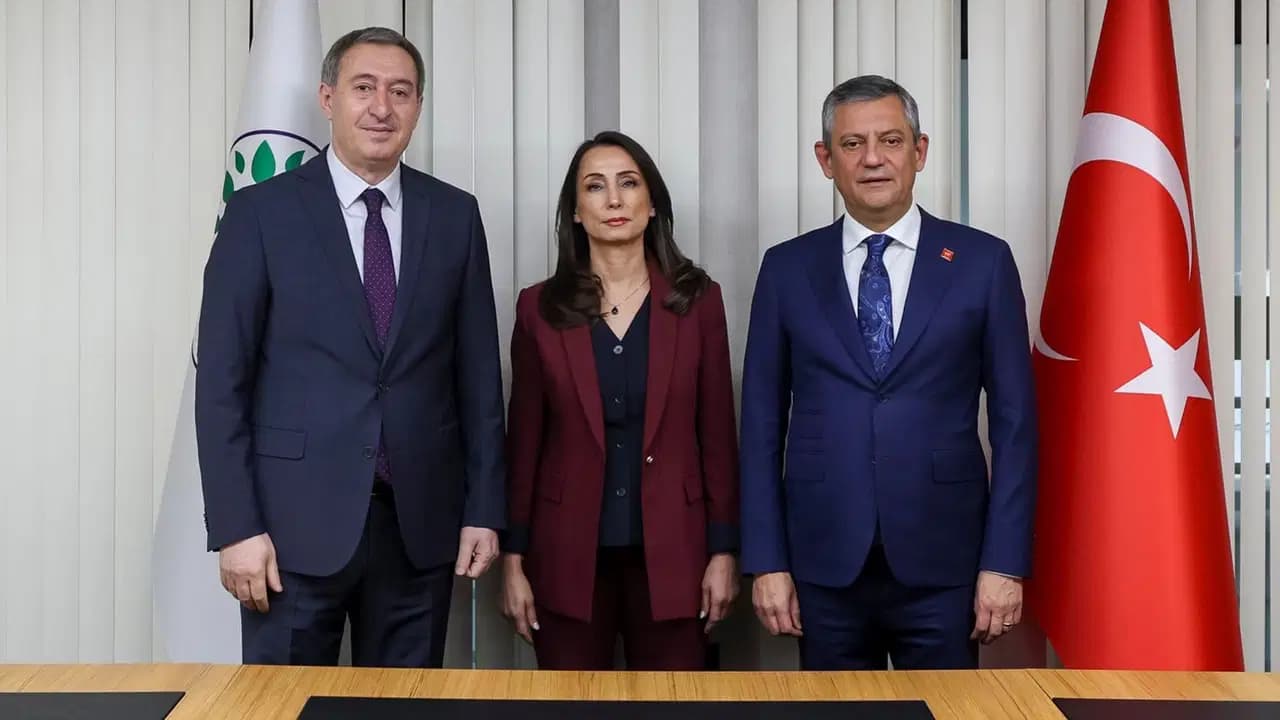 Özgür Özel, bugün DEM Parti heyetiyle görüşecek: Kritik buluşma saat 12.30'da