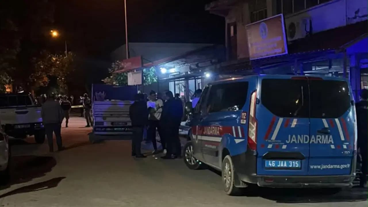 Akrabalarının kavgasını ayırırken kuzeni tarafından vuruldu: Polis hayatını kaybetti