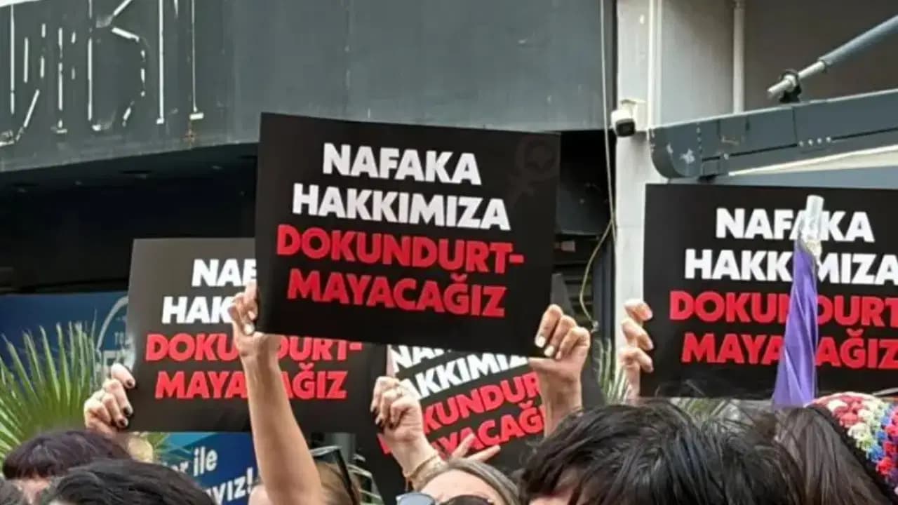 AYM’nin nafaka kararına kadın örgütlerinden tepki: ‘Nafaka hakkımıza dokunmayın’