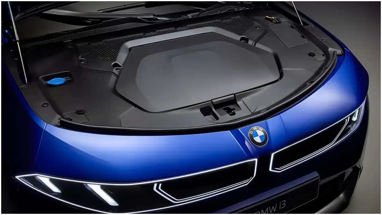 Yeni BMW 3 Serisi ve elektrikli i3 tanıtıldı: İşte fiyatı, menzili ve tüm özellikleri...