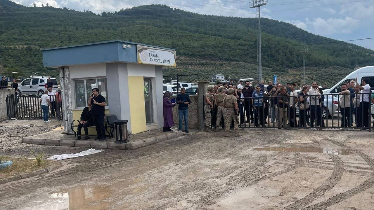 Osmaniye'de okul bahçesinde silahlı saldırı: Öğretmen yaşamını yitirdi