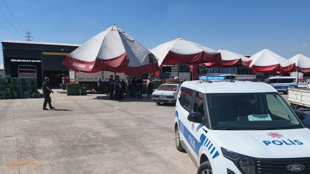 Alacak meselesinde kan aktı: Bıçaklı kavgada 4 kişi yaralandı