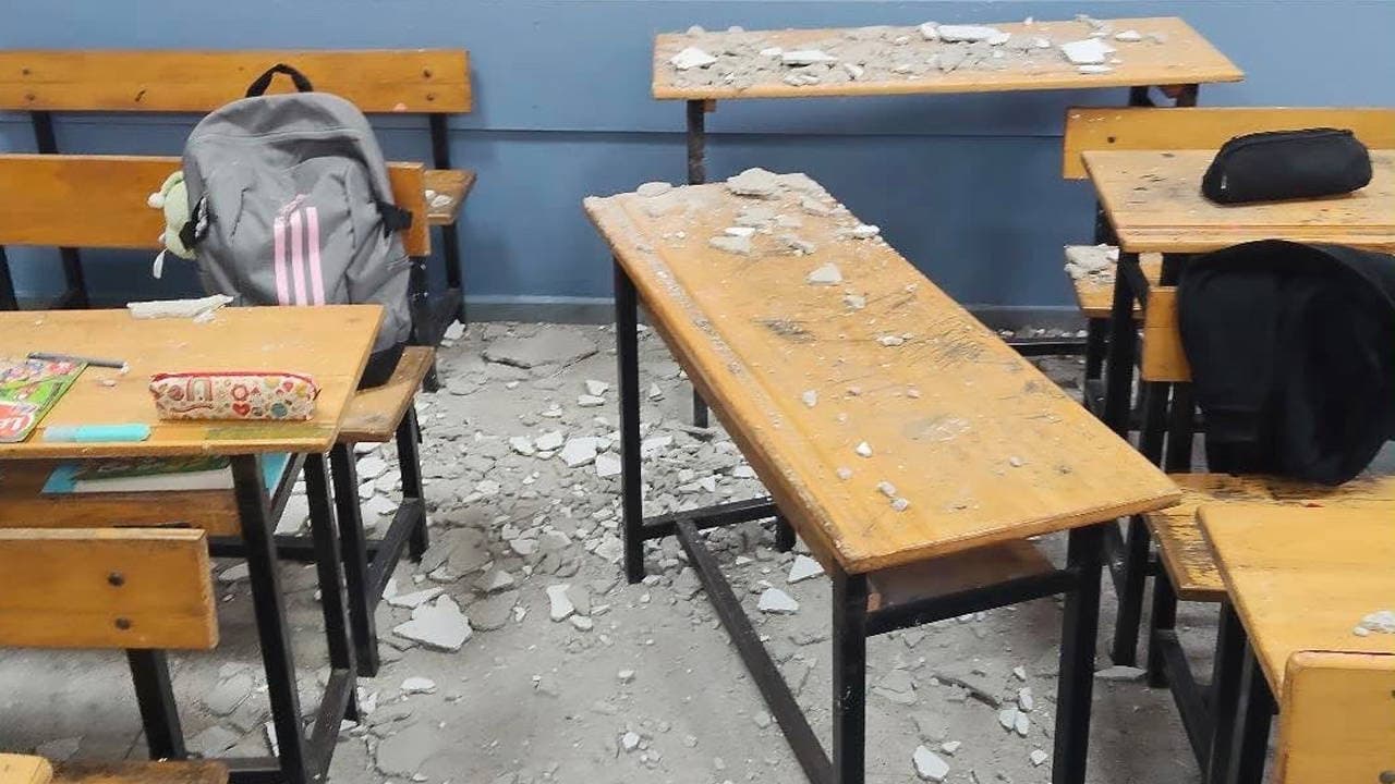 Ders ortasında facianın eşiğinden dönüldü! Sınıfın sıvaları düştü: 3 öğrenci yaralandı