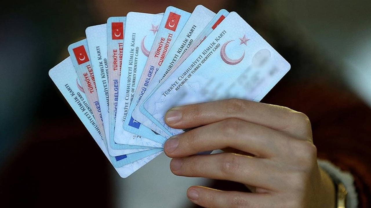 İkinci el platformlar ve sosyal ağlarda ticari işlemlere yeni vergi: Oranlar belli oldu! 3 kez işlem yapan hedefte...