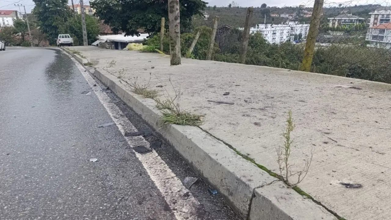 Sakarya'da üç tekerlekli elektrikli motosiklet ile otomobil çarpıştı: 1 ölü, 1 yaralı