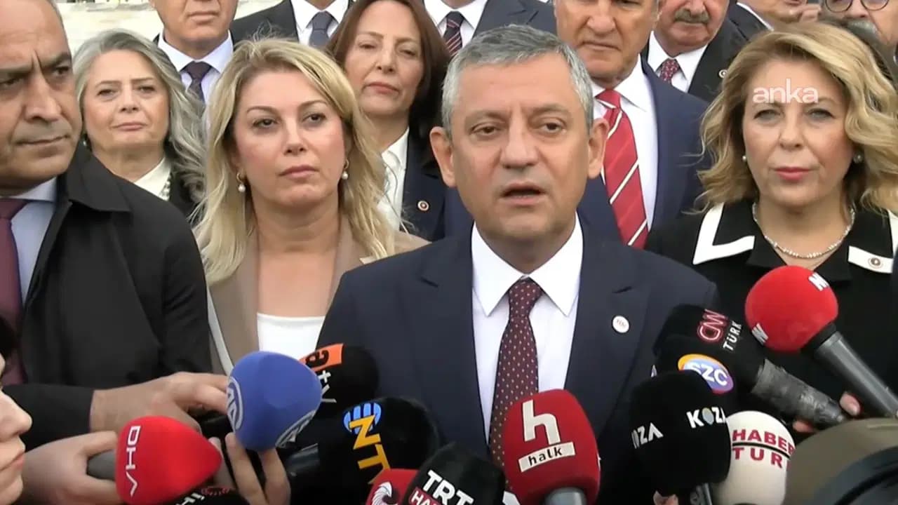 Son Dakika... Özgür Özel'den AKP'ye Mersin, İBB ve fon krizi tepkisi: 'Operasyonun fon krizinin üzerini örteceğini umuyorlar'