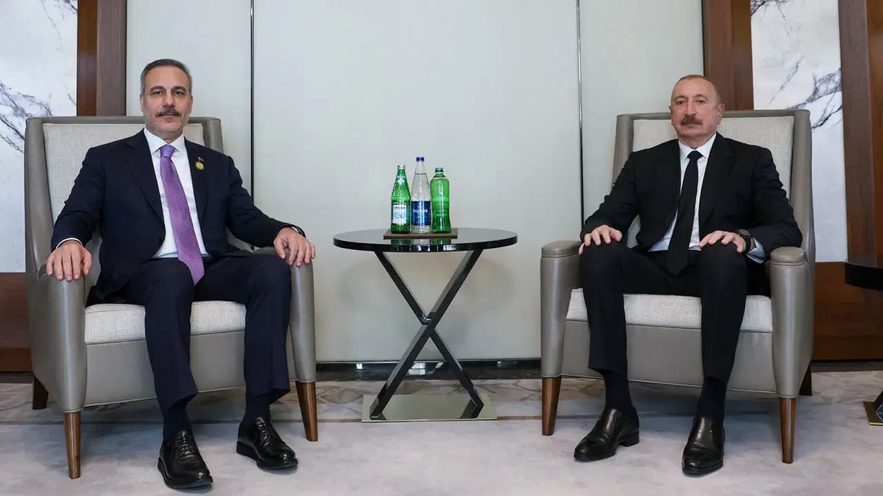 Erdoğan'ın katılmadığı zirvede yeni gelişme: Aliyev, Hakan Fidan'ı kabul etti