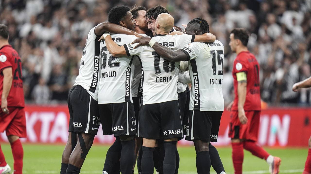 18 futbolcu bir ilki yaşayacak: Dev derbide Fenerbahçe, Beşiktaş'ı konuk ediyor