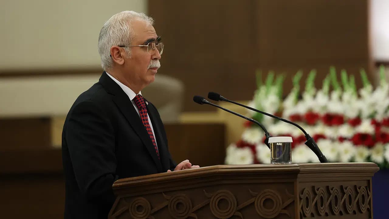 AYM Başkanı Kadir Özkaya, hakim ve savcılara seslendi: 'İnsanlar arasında hükmederken, adaletle hükmetmek zorundayız'