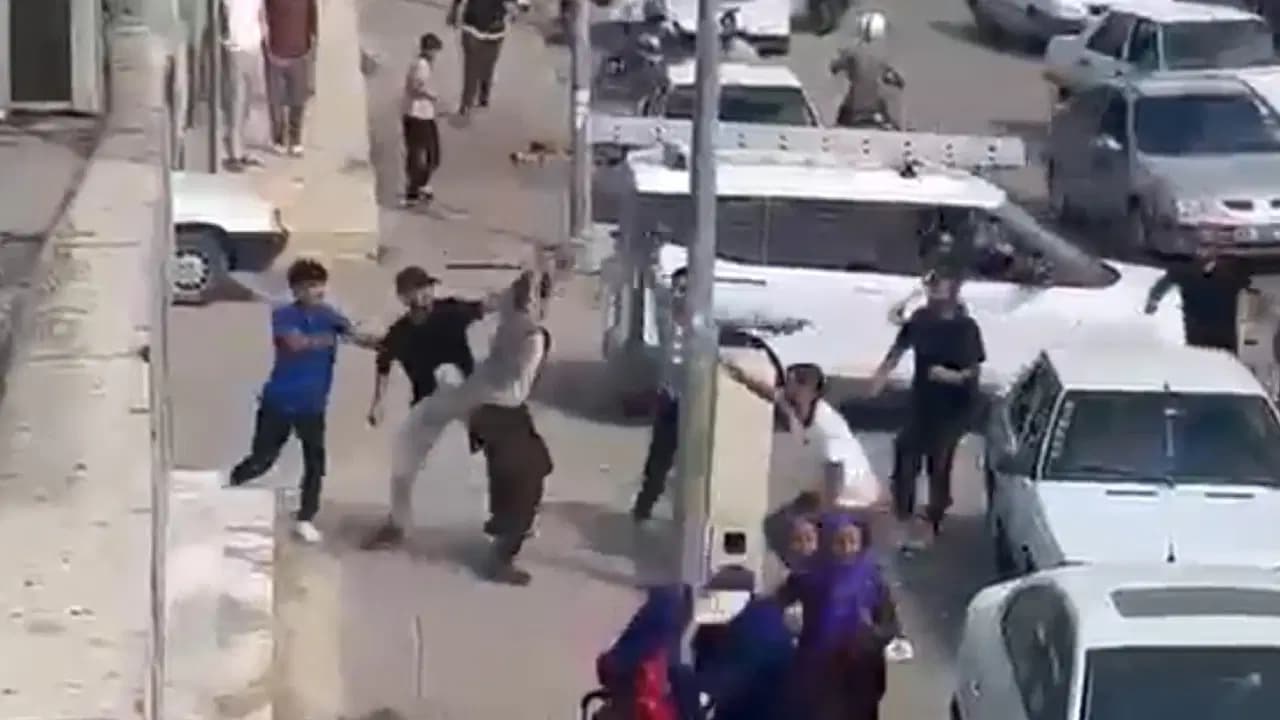 Şanlıurfa'da iki grubun taşlı, sopalı kavgası kamerada: 1'i ağır 9 yaralı