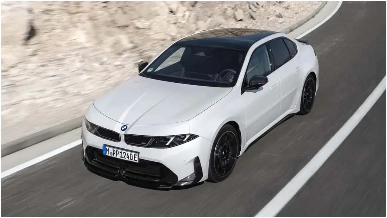 Yeni BMW 3 Serisi ve elektrikli i3 tanıtıldı: İşte fiyatı, menzili ve tüm özellikleri...