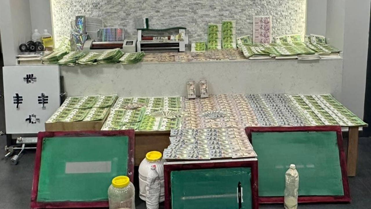 İstanbul'da 963 bin 800 sahte Euro, 91 bin 100 sahte dolar ele geçirildi: 2 kişiye gözaltı