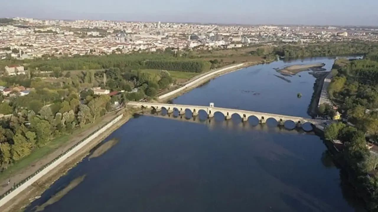 Meriç Nehri'nde erkek cesedi bulundu