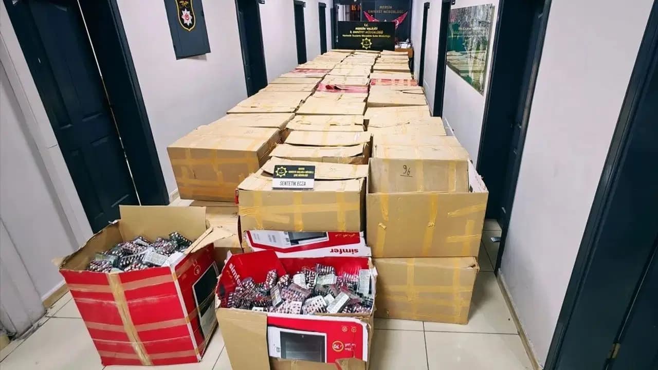 Mersin'de 2 milyon 296 bin 336 sentetik ecza ele geçirildi