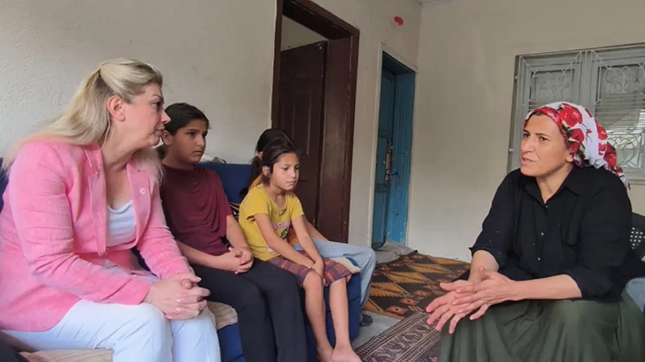 Yoksulluk nedeniyle okula başlayamadılar! Asu Kaya: 'Bu ayıp Aile Bakanı Mahinur Göktaş'a da Milli Eğitim Bakanı Yusuf Tekin'e de yeter'