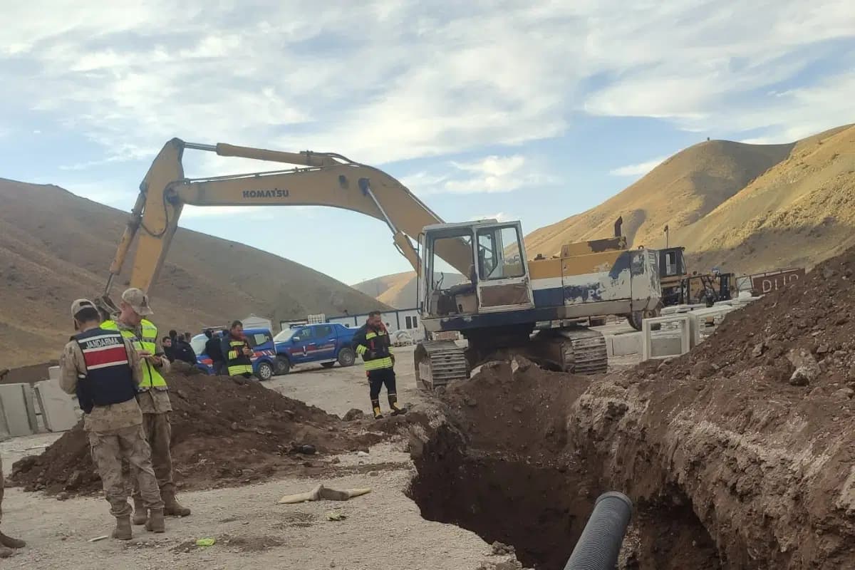 Van’da altyapı çalışmasında göçük: İnşaat işçisi yaşamını yitirdi