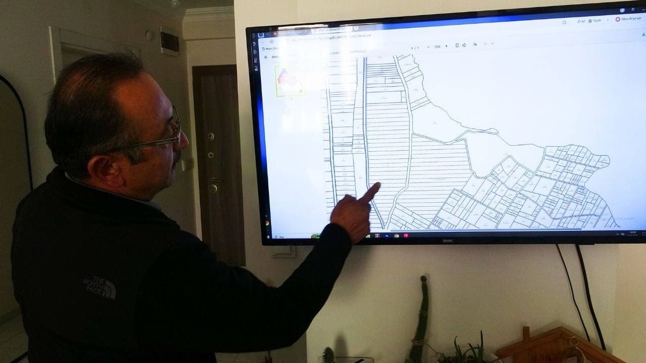 Burdur’da arazi toplulaştırmasına köylülerden tepki: 'Ekip biçtiğimiz tarlalarımızın yeri değiştirildi'