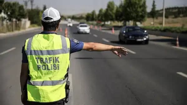 Plakaya yazılan trafik cezası nasıl öğrenilir? e-Devlet’ten ceza sorgulama ve ödeme adımları...