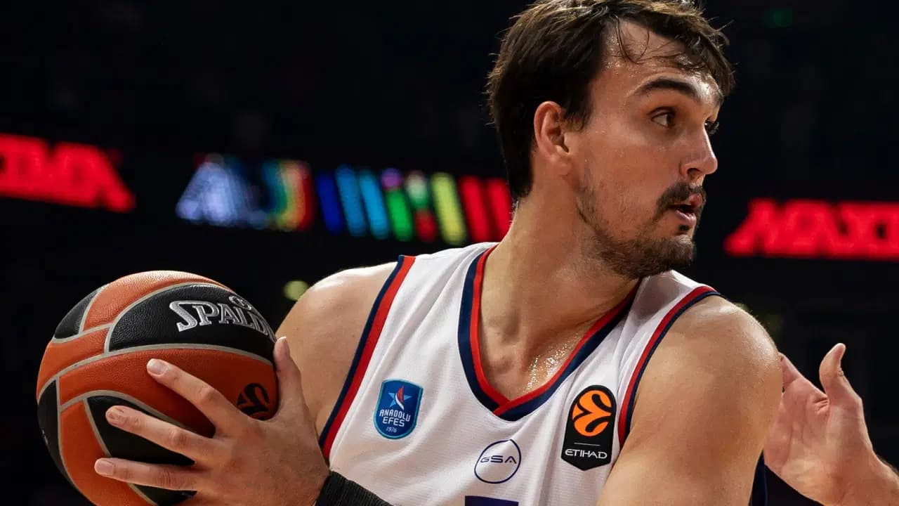 Anadolu Efes, Kızılyıldız deplasmanında kayıp!